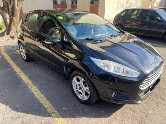 FORD FIESTA 1.6 SE HATCH 16V FLEX 4P POWERSHIFT FORD FIESTA 1.6 SE HATCH 16V FLEX 4P POWERSHIFT